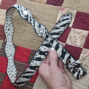 Nacona Black & White Zibra Belt size 26